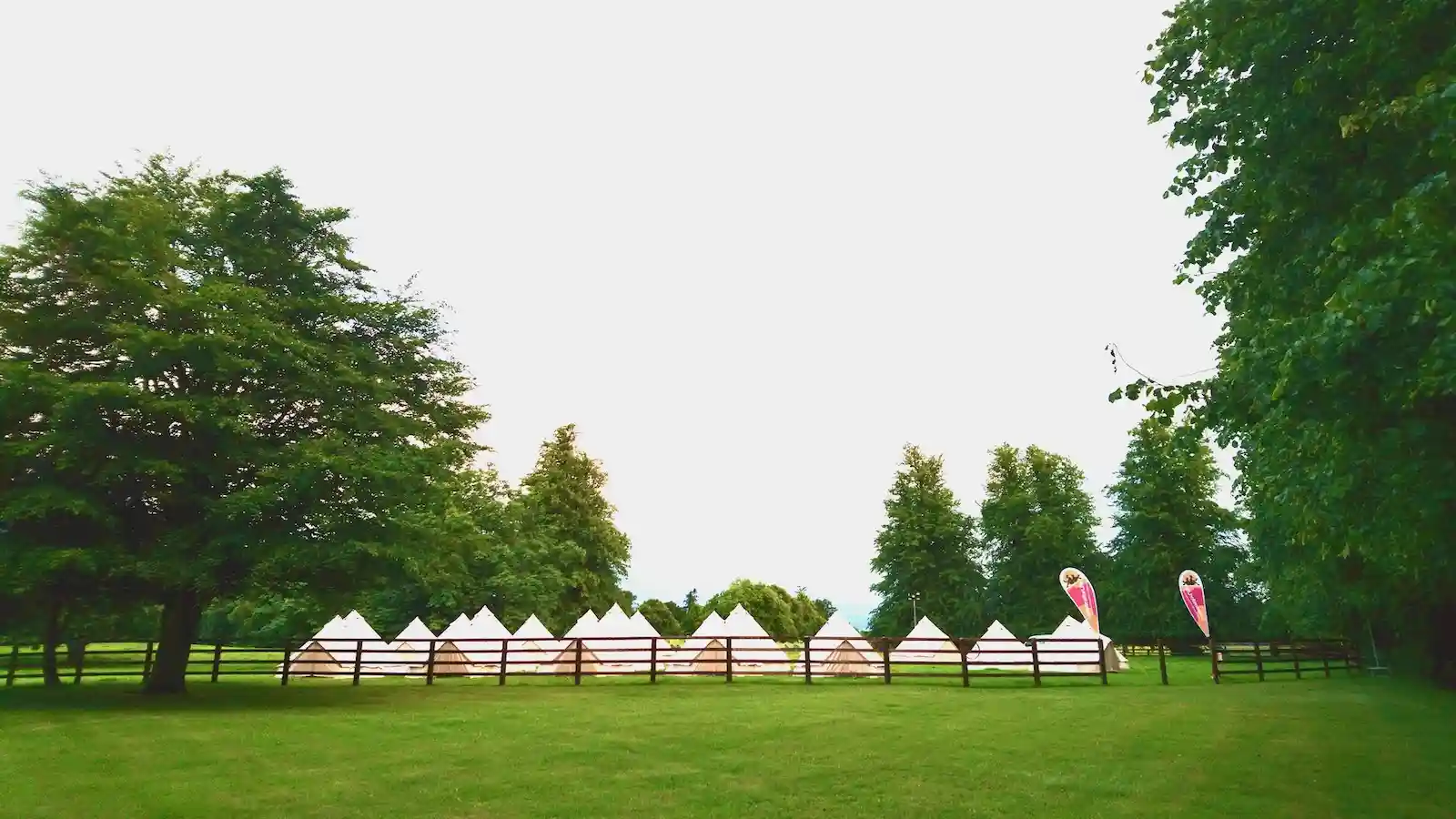 Bell tent hire in Berkshire for weddings and parties near Reading, Windsor and Newbury.